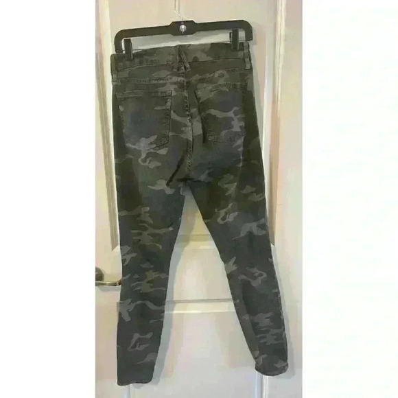 GOOD AMERICAN Good Waist Green Camo High Rise Skinny Jeans Size 8/29 stretch - Picture 4 of 4